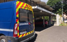 ​Il fracture la mâchoire de son père mourant
