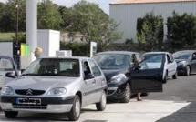 Braderie miraculeuse à la pompe: la station-service porte plainte