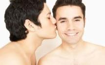 Controverse sur le mariage gay : les homosexuels appellent à s'embrasser