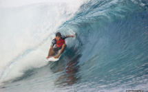 Teahupo'o : Michel Bourez et Jérémie Flores accèdent au Round 3