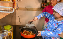 Birmanie: "La petite Chef", 8 ans, crée le buzz du confinement avec ses recettes en ligne