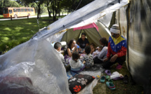 Bloqués par la pandémie, des migrants vénézuliens campent dans le froid à Bogota