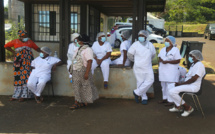 Mayotte: marche blanche de soignants de Kahani contre l'insécurité malgré le confinement