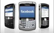 Facebook vise les mobiles pour faire oublier ses débuts boursiers décevants