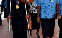 Retour triomphal à Fidji pour le premier médaillé d’or paralympique