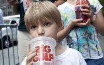 New York bannit les sodas géants dans les restaurants, stades et cinémas