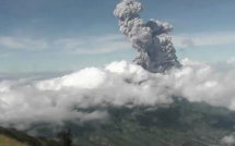 Indonésie: le Merapi projette des cendres à 6.000 mètres d'altitude