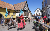 En Suède, des chevaliers médiévaux pour faire respecter la distanciation sociale