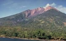 Papouasie : le volcan de Manam menace toujours