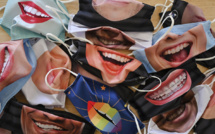 Gardez le sourire... surtout avec un masque