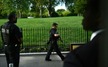 La police de la Maison Blanche blesse un suspect, Trump interrompt son point press