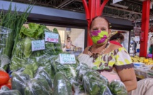 Ambiance masquée au marché de Papeete