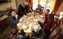 Le repas à la française, une tradition bonne pour la santé et à transmettre