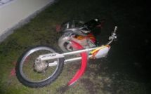 Tiarei: Sans casque et sans lumière, il se tue en moto en fonçant contre le mur de l'église