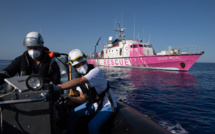 Banksy au secours des migrants, affrète un navire en Méditerranée