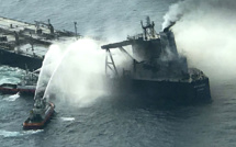 Craintes de nouvelle marée noire dans l'océan Indien avec un incendie sur un pétrolier
