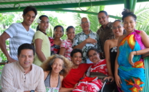 Théâtre bilingue : Tihoni en marche vers le petit théâtre !