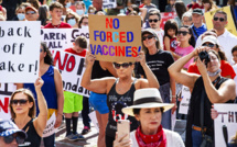 Avec la crise du Covid, la théorie complotiste américaine QAnon prend pied en Europe