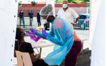 Guadeloupe: 1.000 cas de Covid-19 par semaine et 15 nouveaux décès