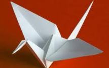 Au Japon, pays de l'origami, les bulletins de vote se déplient tout seuls