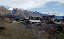 Nouvelle-Zélande: les pompiers continuent de lutter contre un feu de forêt