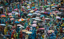 Nouvelle démonstration de force du mouvement pro-démocratie à Bangkok, malgré l'interdiction