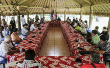 Le couvre-feu fait débat