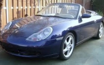 Il met en vente la Porsche de son ex-employeur pour lui rappeler sa dette