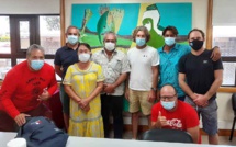 ​Hira Teriinatoofa entraineur olympique de la Fédération française de surf