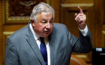 Après un imbloglio, le gouvernement veut rétablir la fin de l'état d'urgence au 16 février