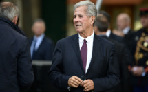 Face à la crise sanitaire, l'exécutif propose un report des régionales à juin