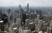 Face au Covid, les bars ferment tôt à New York et la Grèce se met sous couvre-feu