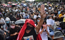 ​Thaïlande : les manifestants pro-démocratie ciblent la fortune royale