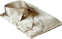 Inde: un homme d'affaires s'offre une chemise en or