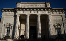 Pédocriminalité: l'ex-chirurgien Joël Le Scouarnec face à ses juges