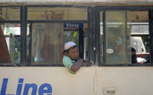 Le Bangladesh transfère des réfugiés rohingyas vers une île isolée et battue par les cyclones