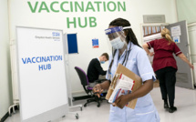 Virus: vaccination lancée au Royaume-Uni, 20 millions de cas en Europe