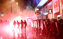 Manifestation à Paris: associations et syndicats dénoncent des "arrestations arbitraires"