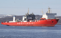 Un navire nucléaire russe, victime d'une avarie, rebrousse chemin dans l'Atlantique