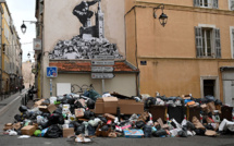 Grève d'éboueurs à Marseille: les CRS déployés pour débloquer un dépôt