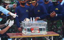 L'une des boîtes noires du Boeing disparu au large de l'Indonésie récupérée