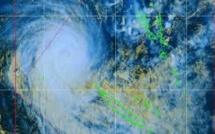 Le cyclone Sandra passe à distance des côtes de Nouvelle-Calédonie