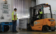 Chaleur, îles lointaines: en Asie, acheminer les vaccins est un vrai défi