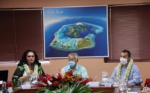 Nicole Bouteau tâte le terrain à Bora Bora