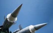 La Corée du Nord met en garde les ambassades, installe deux missiles sur sa côte est