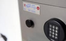 Ils perdent en route le coffre-fort qu'ils venaient d'arracher dans un commerce