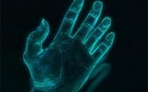 Les non-amputés ressentent aussi des sensations fantômes