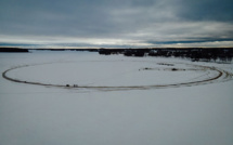 Des Finlandais construisent le plus grand "manège de glace" au monde