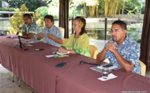 A here ia Porinetia en quête de troupes