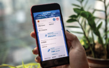 Virus: la Chine lance un "passeport santé", polémique sur le vaccin russe en Europe